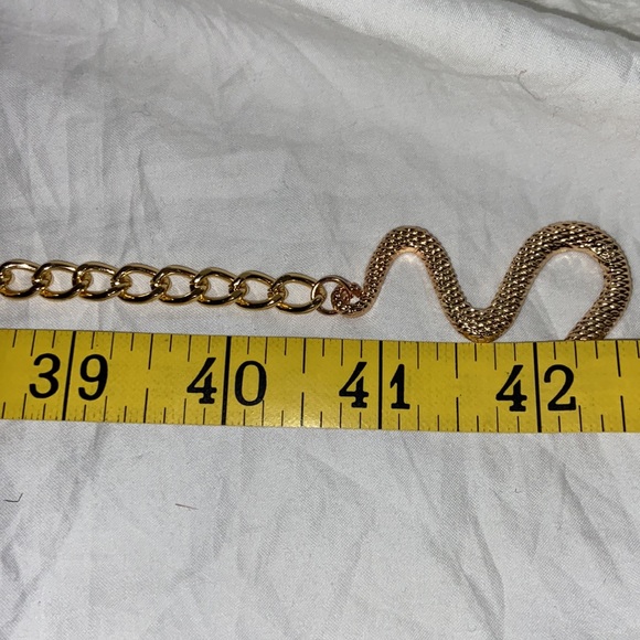 SHEIN adjustable gold snake charm hip/waist body chain. One size. - Picture 5 of 9